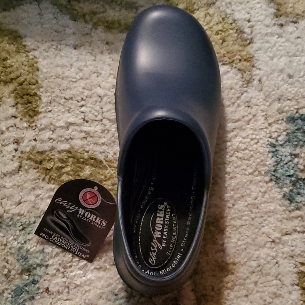 Clogs - Picture 3 of 5